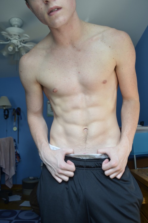 brosgivemeboners:  love this little bro so adult photos