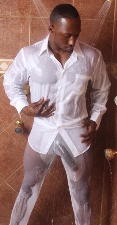 hungdownunder:  For more hot guys, follow me at: http://hungdownunder.tumblr.com/ 