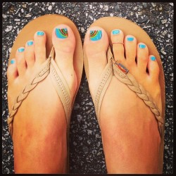 vos-pieds-mademoiselle:  Jena sims feet by Giantessfan27 