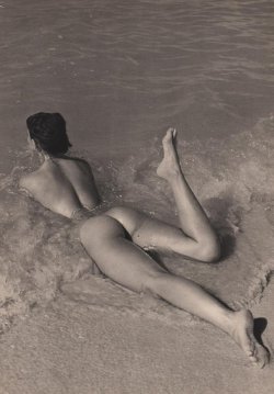 almavio:Andre de Dienes (1913 - 1985) •