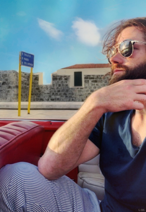 jarpadandjensens: x  205/1000000 why i love jared : you know how to holiday (and look cool af)