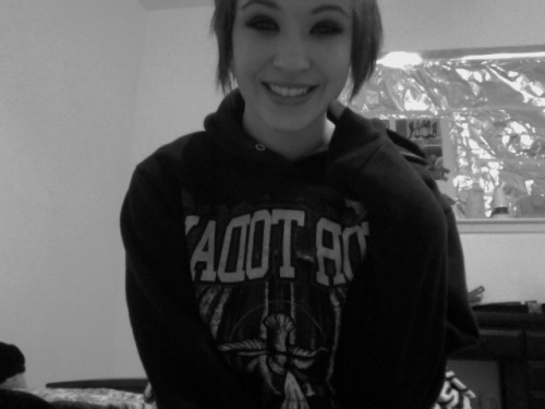 baihumon:  Ok. Better quality.  Oh look, me smiling.