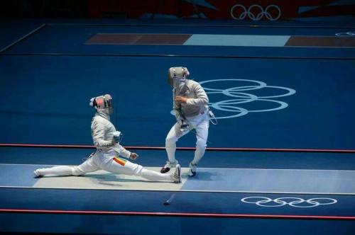 Want to be a good fencer ? Teach yourself how to do splits.
