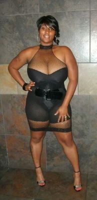 captaincharge:  FOLLOW CAPTAINCHARGE.TUMLR.COM IF U LUV THICK BITCHES!!!