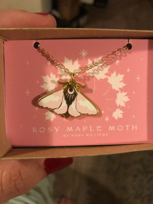 buggirl:New necklace from my sister!