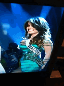 Miss Venezuela IRENE ESSER tercera finalista (Taken with GifBoom)