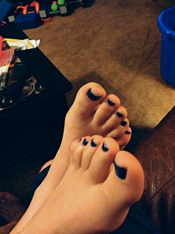 toe-tastic:  Wanna see more then the soles