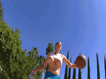 things-that-bounce:  More @ http://things-that-bounce.tumblr.com 