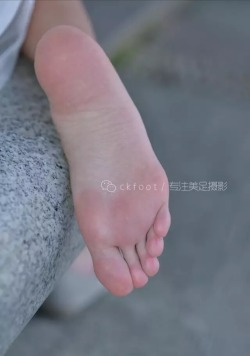 3130252693:  Big chinese girl’s feet
