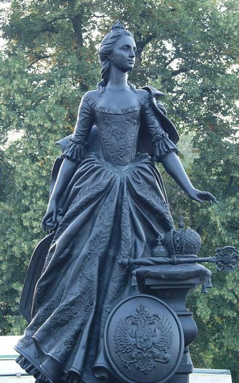 fleurderussie: Monument to Catherine the Great in Zerbst 
