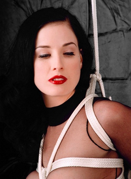 sowhatifiliveinkyushu:  Dita Von Teese  