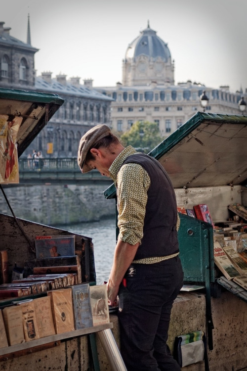 soyouthinkyoucansee:The Bouquinistes of Paris, France, are booksellers of used and antiquarian books