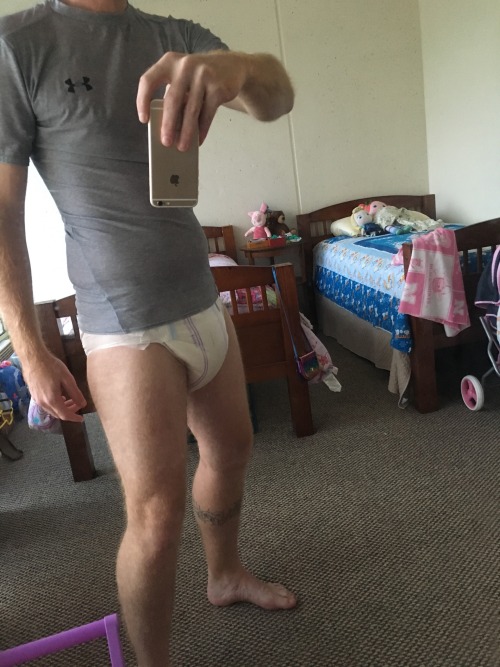 dl-park:  Seriously need my diaper changed!   VERY sexy diapered man