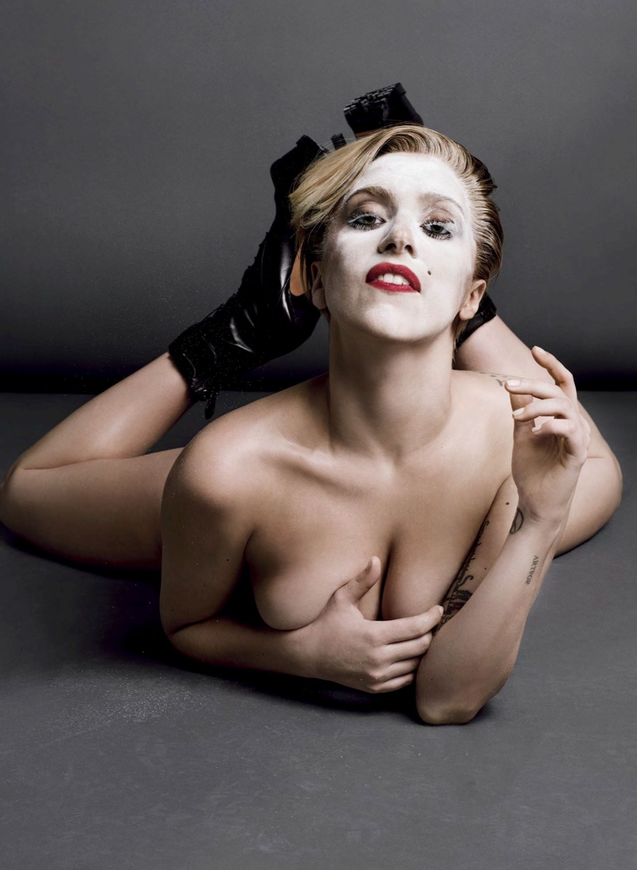 pornwhoresandcelebsluts: Lady Ga Ga topless photoshoot for V Magazine 2013