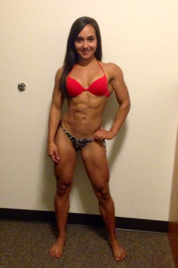 amp-addict:  Vanessa Serros 