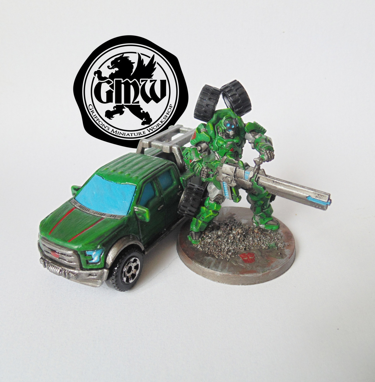 grifs-miniature-workshop:Here we go. Completed project.Big Rig and his Alt mode,