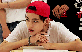 yoonkooks:  taetae for vlientae ♡