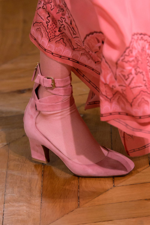 oncethingslookup: Valentino Spring 2017 RTW