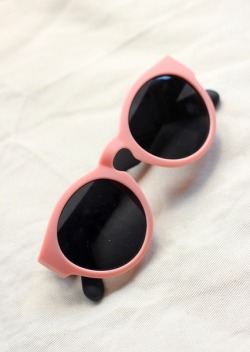 tbdressfashion:  PINK&amp;BLACK SUNGLASSES 