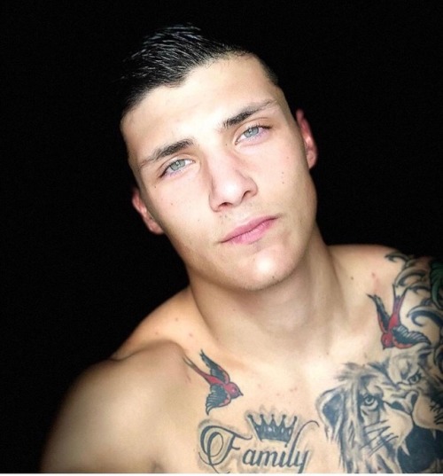 thehomopornblogger: Join Chaturbate for more 18+ content