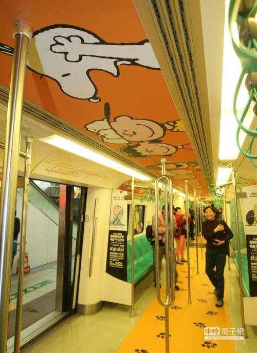 スヌーピーbot‏@SNOOPYbot  【お知らせ】今日から台湾の高雄でスヌーピー電車が走るらしいですよ！みんなも台湾に行こう！！