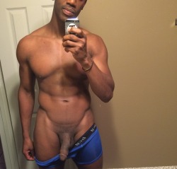 guyswithiphones-nude:  Guys with iPhones http://ift.tt/1bHkUpB