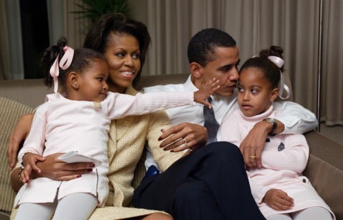pinkrosehippy:  heartlle:  Save this one for the history books   look at malia face and the way barack holding her arm 😭 she wanted to beat that ass so bad  “I know, but she’s only two, let it slide this time sweetie…”