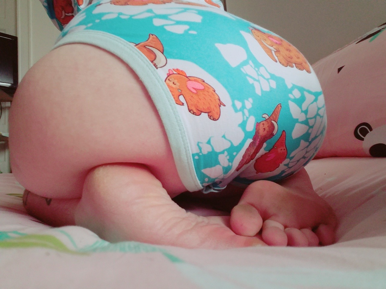 littlestmiku: Baby booty   Onesie from @onesiesdownunder  (18+ only, please don’t