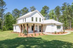 thingssthatmakemewet:  farmhousetouches:Beautiful Farmhouse for sale in Monroe, Ga.蹫,900 4 Beds3.5 Baths3.37 acresFor more information visit Land and Farm   @mossyoakmaster !!!!!!!!!!!!!!!!!!!!!!   I meannn, you wanna move to GA? 😂🤷🏼‍♂️