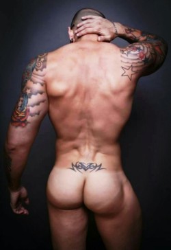 muscles-and-ink:  Jordano Santoro