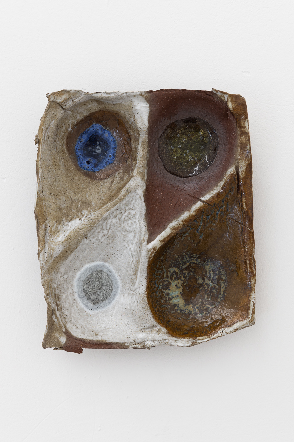 Vessel (crater lake), 2022
Stoneware, crank clay, glaze & glass
20 x 15 x 4 cm