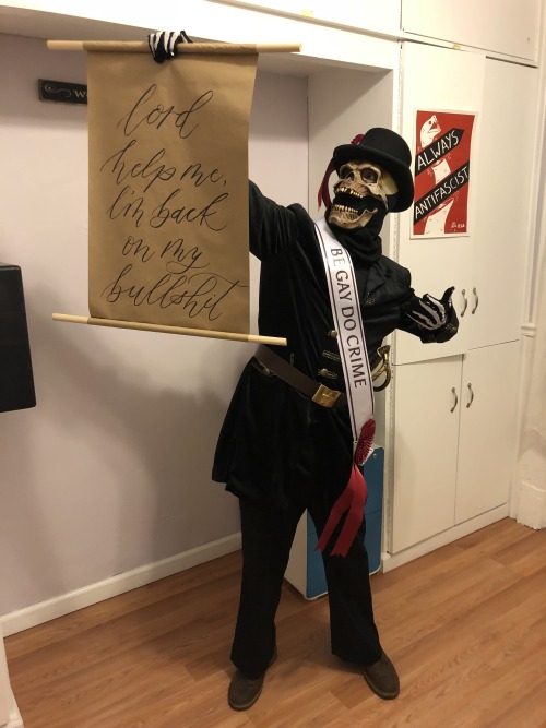 costume-goth: delmoxie: andymakesgames:My Halloween costume: The Thomas Nast Communist Skeleton Bo