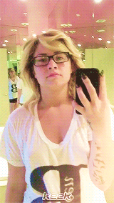 demilavoto:  Soooo sleeeeeepy… Good morning!!! 