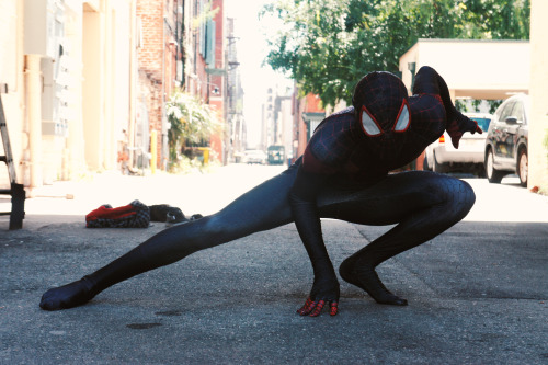 kaciart:  draiad:  andro-and-amazing:  nikolasdraperivey:  CINEMATIC MILES MORALES COSPLAYYo! My name is Nikolas A. Draper-Ivey…This is cosplay as Cinematic Miles Morales: The Ultimate Spider Man. This suit was made by Jesse Covington ( Writer