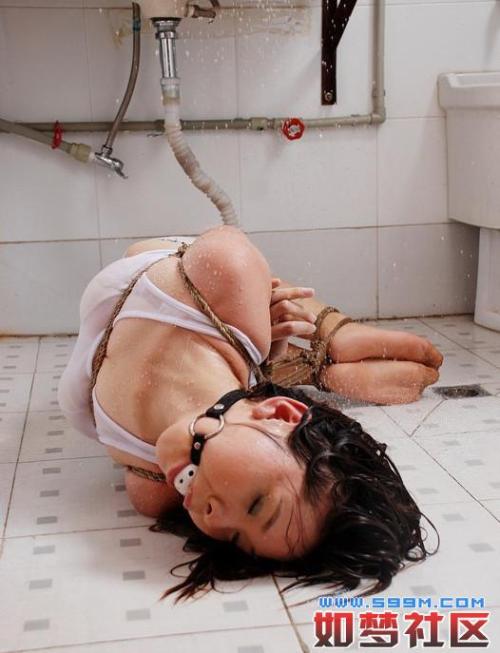 shibari123:  Play in bathroom。