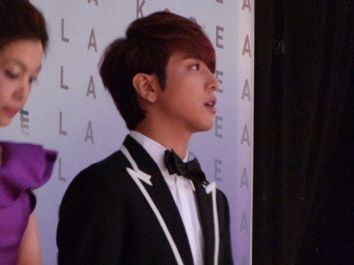 janjyu:  MC Yonghwa at the 120414 LA Kpop Festival  