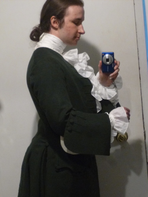 The 1730′s coat is done!(It’ll be a while before I get Nice Fancy Photos of it, because I still need