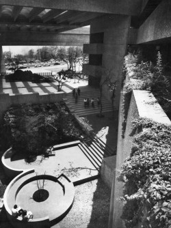 fuckyeahbrutalism:  El Colegio de México, Mexico City, Mexico, 1975 (Abraham Zabludovsky and Teodoro González de León) 