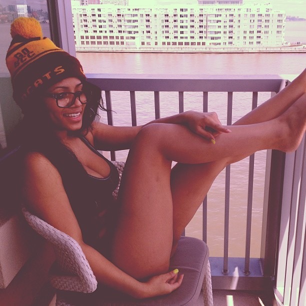 allthickwomen:  Not the usual, but i like the picture. Ashley Zee 