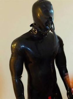 rubberknite:Super horny, credit to the owner of this pic, found posted on FB. 