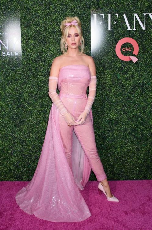 critic-corner: Katy Perry at QVC’s “FFANY Shoes On Sale” Gala : I get that she trying to do a Barbie