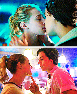 jemmablossom:bughead + season two kisses