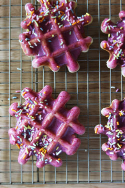 sweetoothgirl: Blueberry Buttermilk Donut Waffles