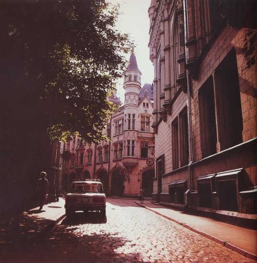 sovtime:sovietpostcards:Riga, Latvia in 1980s (via)Рига. Латвия. 1980-е годы.