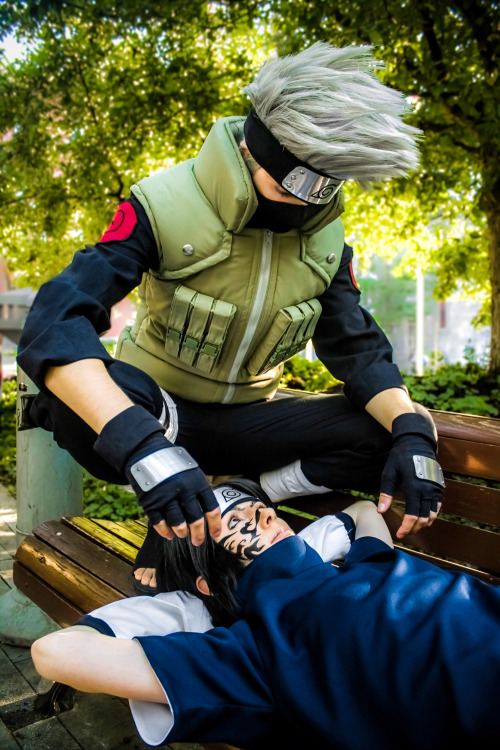 suki-cosplay: Kakashi-sensei and Sasuke Kakashi cosplayer: Suki Cosplay Sasuke: Sasu Cosplay “