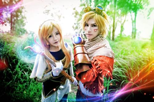 cosplayandanimes:  Lux e Ezreal - League of Legends source