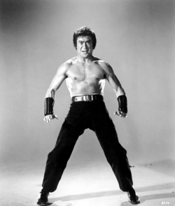 Maszületettbárány: Sonny Chiba (1939)