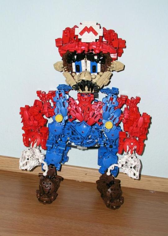 monkeyjungle: ratsofftoya:  monkeyjungle: *the sound of creaking plastic ball joints behind you* who’s THERE?!?!  