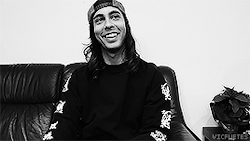 miratda:  @piercethevic: I just walked around all morning with my shirt on inside out…I’m not the sharpest crayon in the shed. 