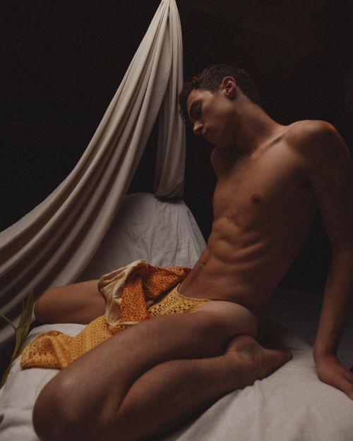 xgv:  Nick Floyd photographed by Jordan Service